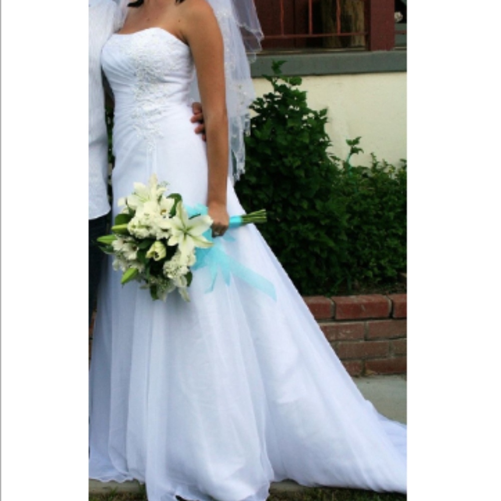 SALE!! David's Bridal A-line Wedding Dress